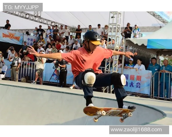 成都滑板精英赛点评极限运动队展现出色节奏与团队默契 成都滑板精英赛点评极限运动队展现出色节奏与团队默契