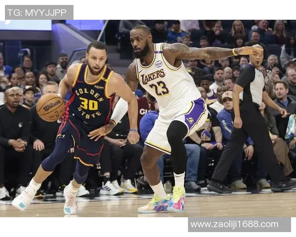 勇士与太阳2016至2017赛季对决回顾与精彩瞬间分析