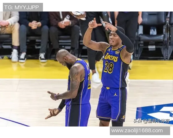 湖人对阵火箭朗多精彩表现引发球迷热议赛场瞬间回顾