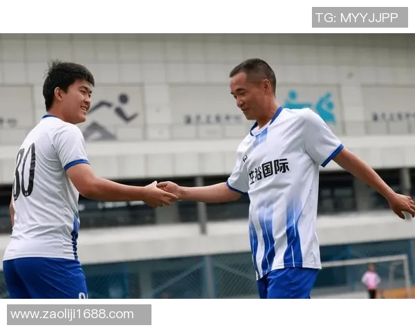 科隆竞技与圣保罗激战正酣争夺胜利的关键时刻解析