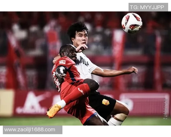 青岛红狮迎战重庆队争夺联赛关键三分的激烈对决