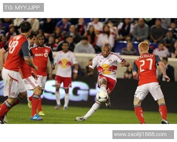 克隆与不来梅的对比分析探讨足球战术与球队表现的异同